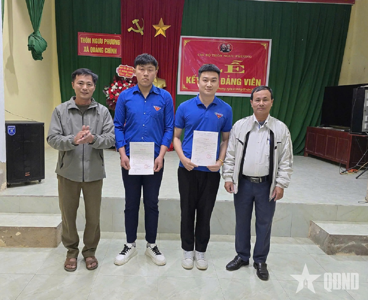 Đảng viên trẻ xung phong nhập ngũ